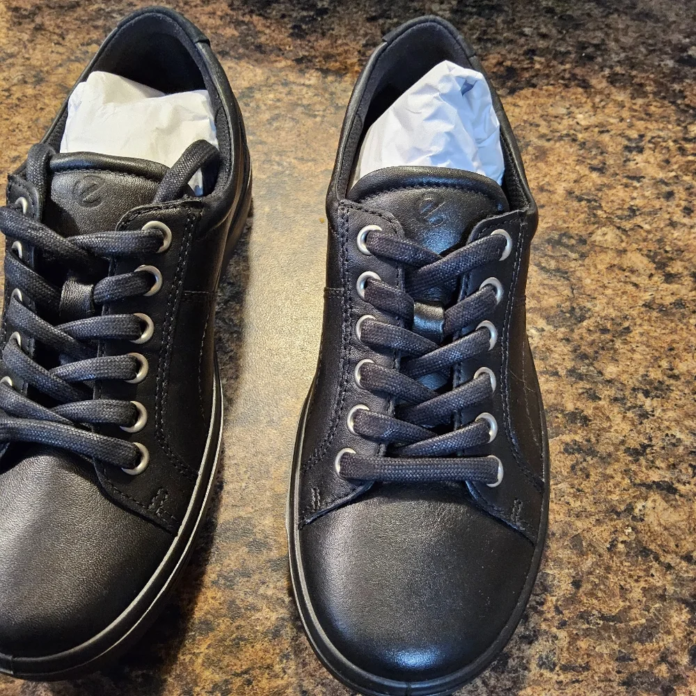 Ecco Black Shoes